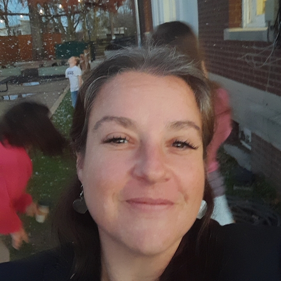 Meet your Posher, Alicia - Picture 4 of 4